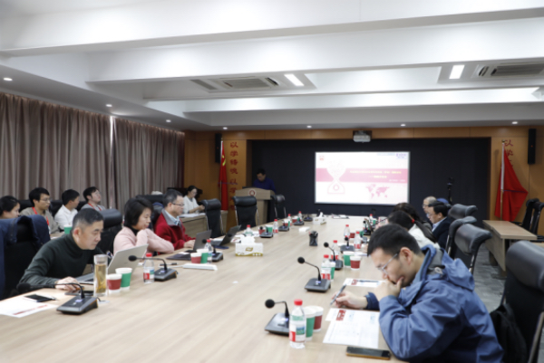 副本华东师范大学2025年度青年科学家(学者)国际论坛物理分论坛新闻稿-lrr168.jpg